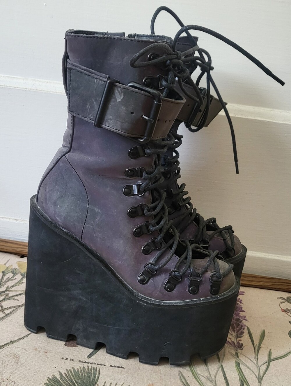 Club Exx Ace Holographic Zip Lace Up Platform Wedge Boot Straps Womens Size 5